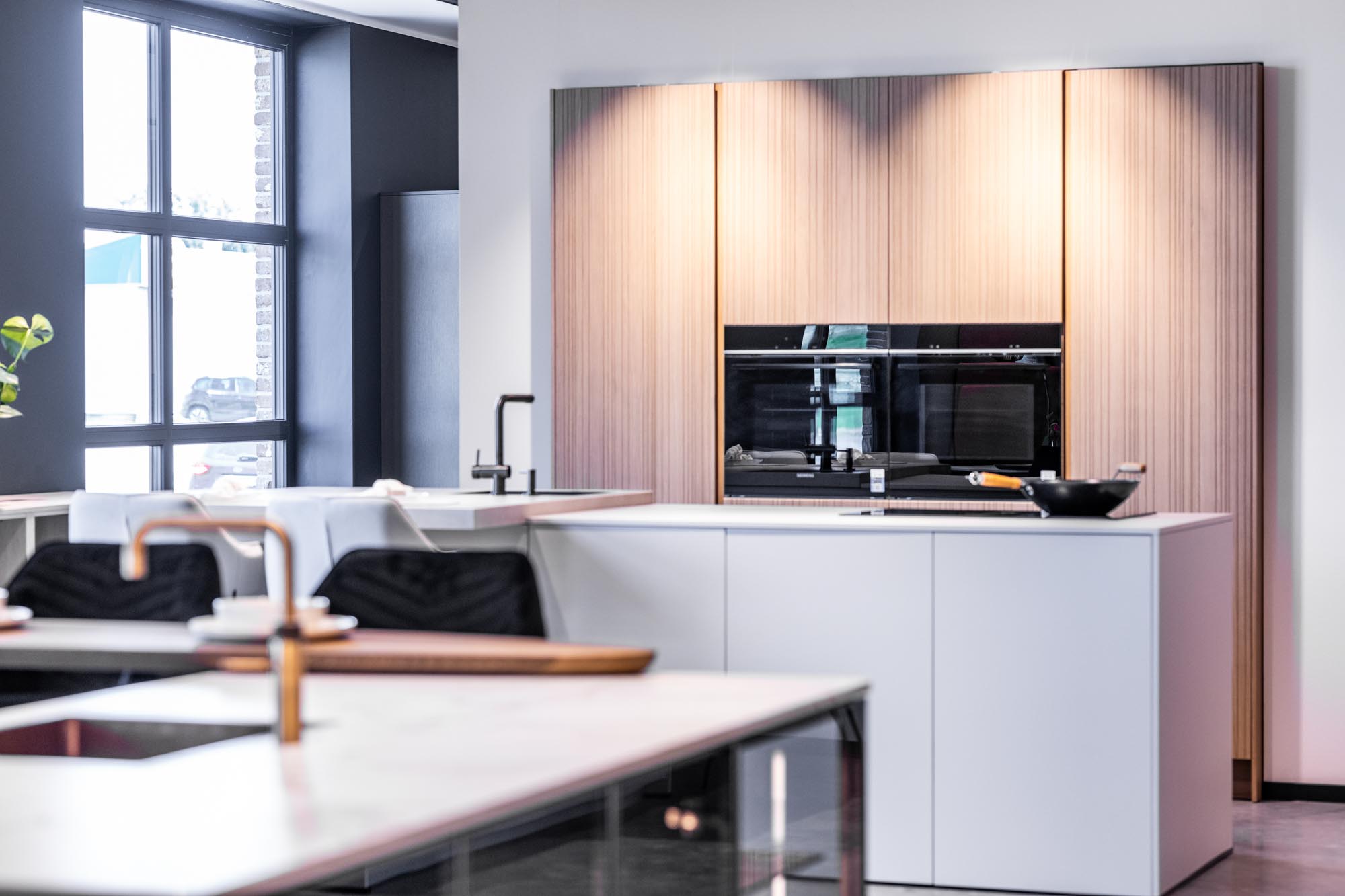 moderne witte houten keuken